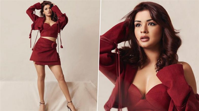 Avneet Kaur ने शेयर की स्टनिंग तस्वीरें, फैंस ने की उनकी खूबसूरती की तारीफ (View Pics)
