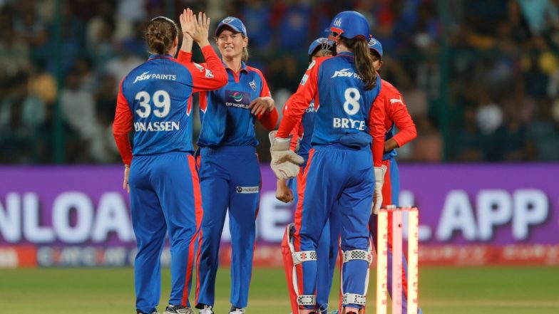 DC vs MI, WPL 2025 13th Match Scorecard: रोमांचक मुकाबले में मुंबई इंडियंस ने दिल्ली कैपिटल्स को दिया 124 रनों का टारगेट, जेस जोनासेन और मिन्नू मणि ने की घातक गेंदबाजी; यहां देखें पहली पारी का स्कोरकार्ड