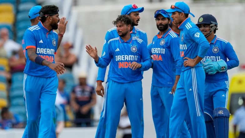 India vs England, 1st ODI Match Live Score Update: इंग्लैंड की आधी टीम लौटी पवेलियन, जोस बटलर को अक्षर पटेल ने किया आउट