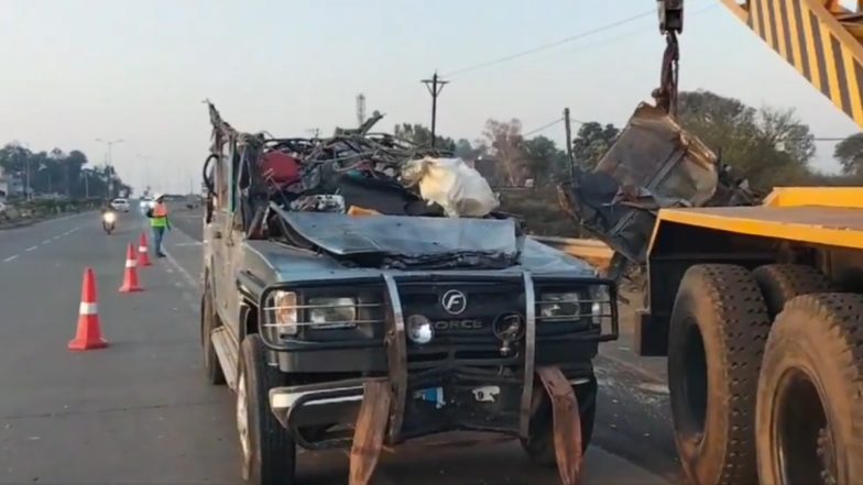 Jabalpur Road Accident: एमपी के जबलपुर में जीप की बस से भीषण टक्कर, महाकुंभ से घर लौट रहे 6 श्रद्धालुओं पल भर में मौत, 2 जख्मी (Watch Video)