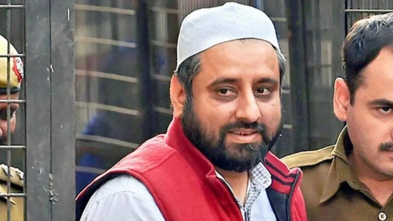 कोर्ट ने AAP विधायक अमानतुल्लाह खान की गिरफ्तारी पर लगाई रोक, जांच में शामिल होने के दिए निर्देश