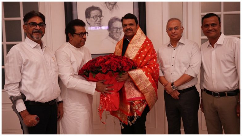 Devendra Fadnavis Meets Raj Thackeray: महाराष्ट्र के सियासत की ब्रेकिंग न्यूज़, राज ठाकरे से मिले पहुंचे CM देवेंद्र फडणवीस, क्या BMC चुनाव है वजह
