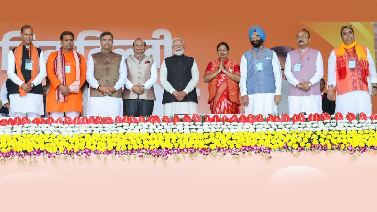 Delhi: शपथ के बाद एक्शन में दिल्ली की CM रेखा गुप्ता, ये है अगले 5 घंटे का प्लान