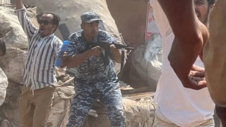 Bangladesh Cox&rsquo;s Bazar Air Force Base Attack: बांग्लादेश के कॉक्स बाजार एयरफोर्स बेस पर हमला, एक की मौत, अलर्ट पर सुरक्षा एजेंसियां