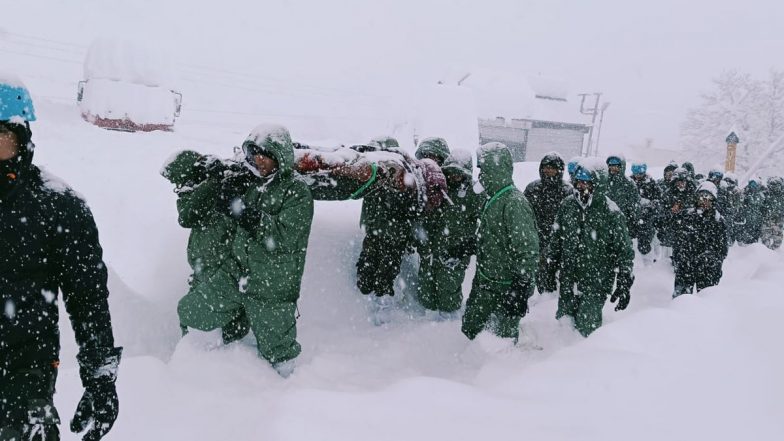 Uttarakhand Avalanche: बद्रीनाथ के पास हुए भारी हिमस्खलन में 41 मजदूर लापता, 16 को बचाया गया