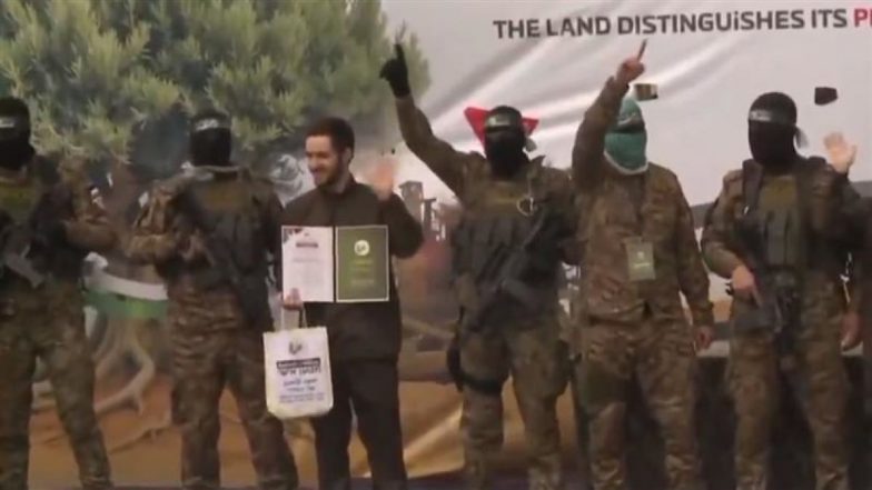 Israel Hamas War: हमास ने तीन इजरायली बंधकों को किया रिहा, रेड क्रॉस को सौंपा