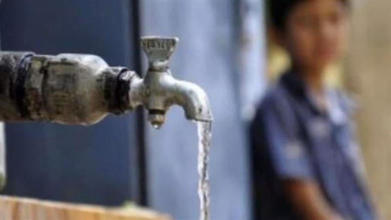 Bengaluru Water Shortages: बेंगलुरु में पीने के पानी का अन्य काम में इस्तेमाल करते पाए जाने पर लगेगा मोटा जुर्माना, बढ़ते तामपान से भूजल स्तर में कमी
