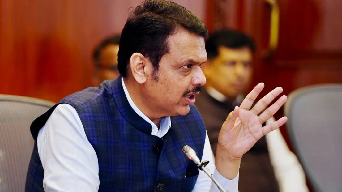 महाराष्ट्र में अब हिंदी नहीं होगी अनिवार्य तीसरी भाषा, सरकार ने लिया यू-टर्न