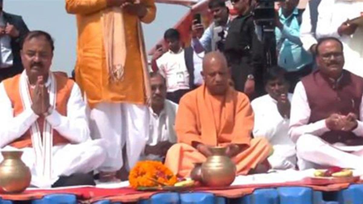 Mahakumbh 2025: महाकुंभ का भव्य समापन, संगम पर सीएम योगी ने मंत्रियों के साथ की पूजा