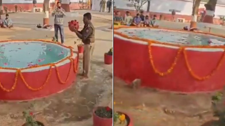 Unnao News: उन्नाव जेल में कैदियों को कराया गया कुंभ स्नान, जेल प्रशासन ने की विशेष व्यवस्था; VIDEO
