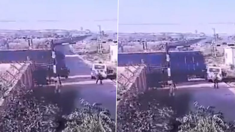 Rajasthan Train Accident Video: CISF जवान की बोलेरो गाड़ी रेलवे ट्रैक पर पहुंची, तेज रफ्तार मालगाड़ी ने मारी टक्कर, बाल बाल बची शख्स की जान