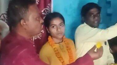 Bihar Board Exam Result 2025: हाजीपुर में ऑटो ड्राइवर की बेटी रोशनी ने 12वीं की परीक्षा में कॉमर्स में किया टॉप, परिजनों में ख़ुशी की लहर (Watch Video) Bihar Board Exam Result 2025: हाजीपुर में ऑटो ड्राइवर की बेटी रोशनी ने 12वीं की परीक्षा में कॉमर्स में किया टॉप, परिजनों में ख़ुशी की लहर (Watch Video)