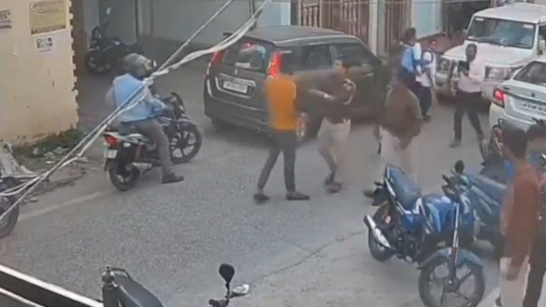 Assault on Nsg Commando: पुलिस की गुंडागर्दी! भागलपुर में एनएसजी कमांडो के साथ की मारपीट, झूठा मामला भी दर्ज किया और 8 घंटे तक लॉकअप में रखा (Watch Video)