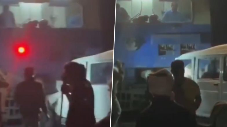 Nalanda Shocker: बिहार के नालंदा में टला बड़ा हादसा! पटरी पर फंसी बोलेरो से टकराई ट्रेन, कार सवारों ने कूदकर बचाई जान (Watch Video)