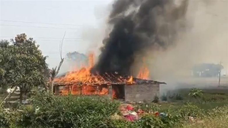 VIDEO: पोल्ट्री फार्म में लगी भीषण आग, करीब 3,000 मुर्गियों की मौत; पश्चिम बंगाल के नादिया जिले की घटना