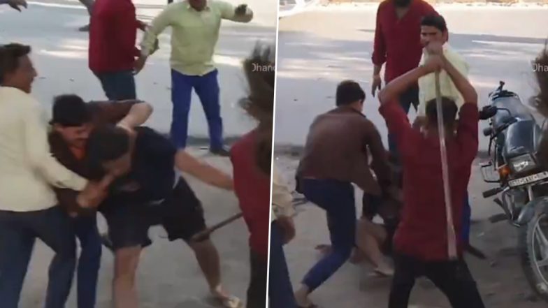 Viral Video: होली के दिन सड़क पर विवाद, जमकर हुई मारपीट, पुलिस का सायरन बजते ही सभी भागे, सोशल मीडिया पर वीडियो आया सामने