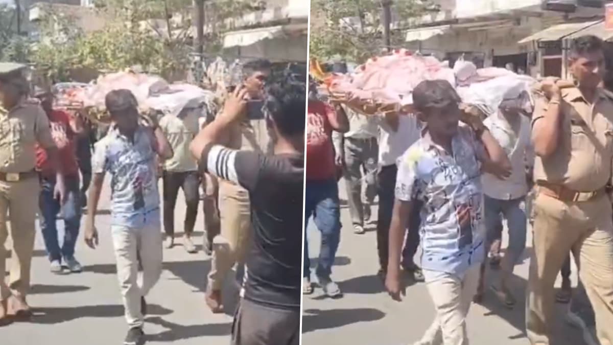 VIDEO: आगरा में पत्नी की मौत के बाद पति समेत परिवार हुआ फरार, कंधा देने के लिए भी कोई नहीं था मौजूद, आखिरकार पुलिस ने पेश की इंसानियत की मिसाल