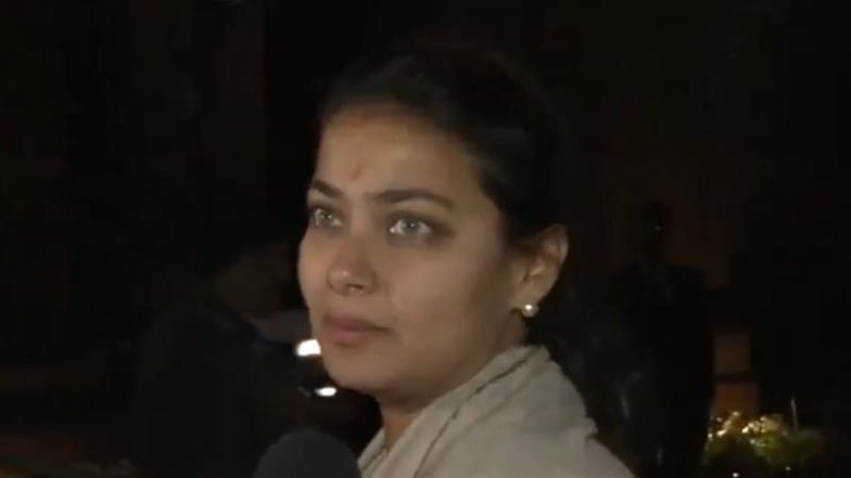 Maharashtra: प्रणीति शिंदे ने लोगों से शांति बनाए रखने की अपील की, भाजपा पर लगाया 'घिनौनी राजनीति' का आरोप