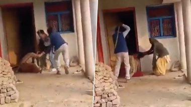 UP Shocker: महिला के साथ अमानवीय हरकत! सास ससुर और देवर ने की बहु से मारपीट, बाल पकड़कर डंडे से बेरहमी से पीटा, उत्तर प्रदेश के देवरिया का वीडियो आया सामने (Watch Video)