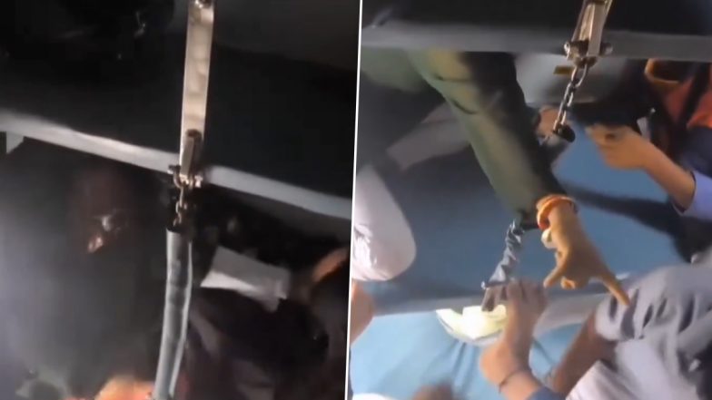 Viral Video: एक्सप्रेस ट्रेन के स्लीपर कोच में सीट को लेकर दो महिलाओं के बीच हुई मारपीट, एक दुसरे के बाल पकड़कर जमकर चले लात घूसे, वीडियो आया सामने