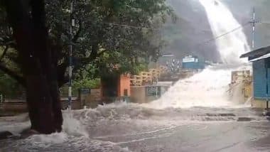 VIDEO: तमिलनाडु में भारी बारिश से हाहाकार! कोर्टालम वॉटर फॉल को किया गया बंद, पर्यटकों के लिए चेतावनी जारी