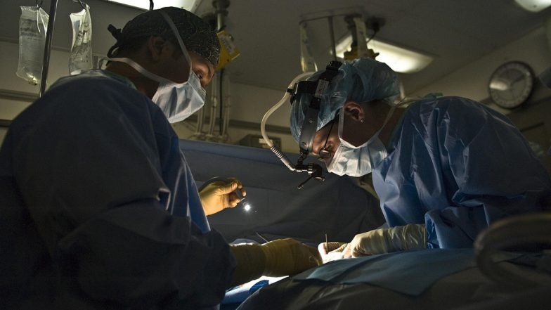First Robotic Bypass Surgery: नागपुर के सरकारी हॉस्पिटल में हुई देश की पहली रोबोटिक बायपास सर्जरी, मेडिकल और सुपर स्पेशलिटी के डॉक्टरों ने महिला की जान बचाई