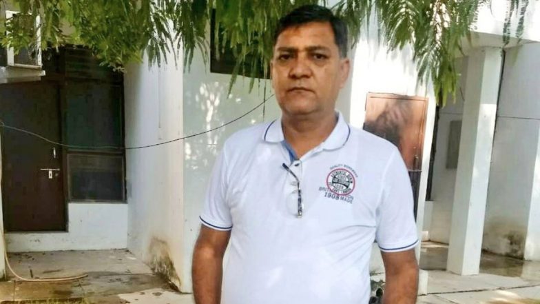 UP: हाथरस के सेठ पीसी बागला डिग्री कॉलेज में छात्राओं का रेप और ब्लैकमेल करने के आरोप में प्रोफेसर रजनीश कुमार गिरफ्तार, मोबाइल से 65 अश्लील वीडियो बरामद