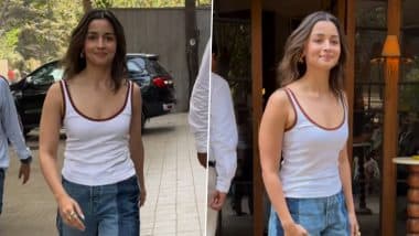 Alia Bhatt Spends Time With Fans: आलिया भट्ट ने मुंबई में फैंस के साथ बिताया खास समय, इंस्टाग्राम पर सामने आई झलक (Watch Video)