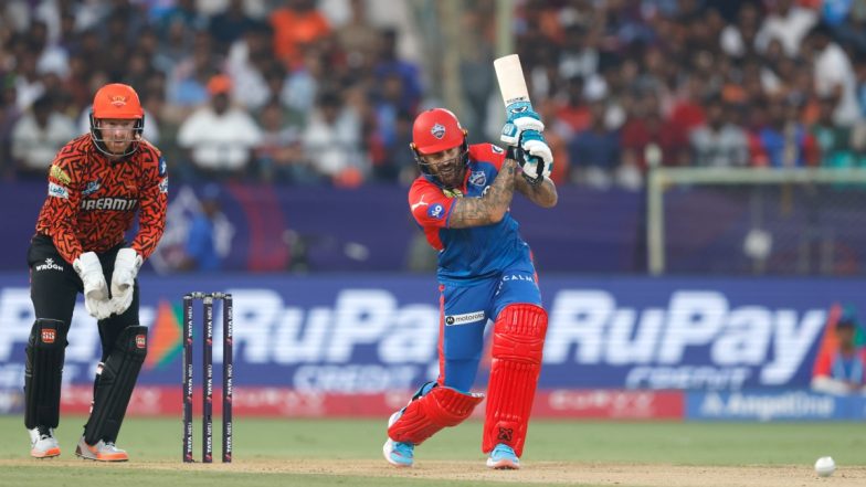 DC vs SRH, Faf du Plessis Fifty: फाफ डु प्लेसिस ने जड़ा धमाकेदार अर्धशतक, सनराइजर्स हैदराबाद की टीम विकेट की तलाश