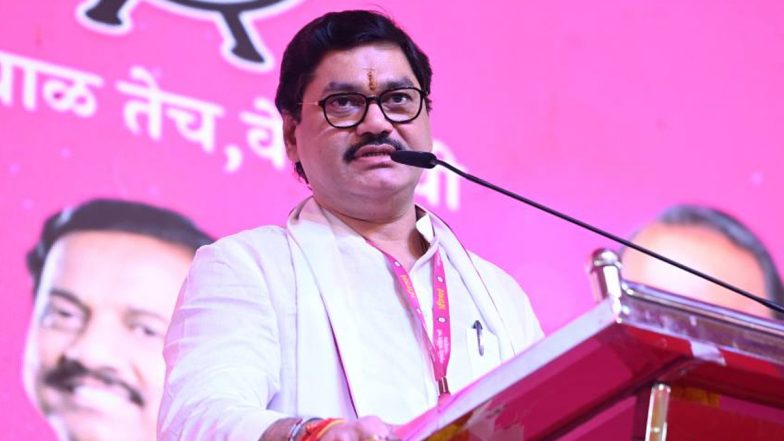 Who is Dhananjay Munde: सरपंच संतोष देशमुख हत्याकांड मामले में विवादों में फंसने के बाद धनंजय मुंडे की गई मंत्री पद की कुर्सी, जानें इस NCP नेता के बारे में