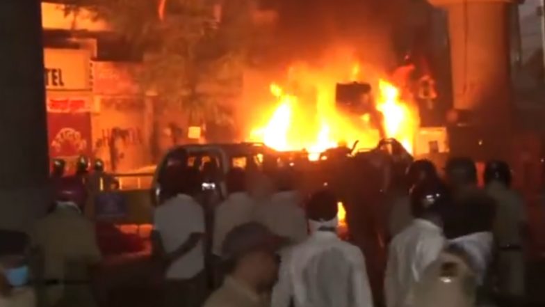 Nagpur Violence: औरंगजेब की कब्र को लेकर नागपुर के महल में हिंसा, पथराव में 30 पुलिसकर्मी जख्मी, 65 दंगाइयों को हिरासत में लिया गया; Watch Video