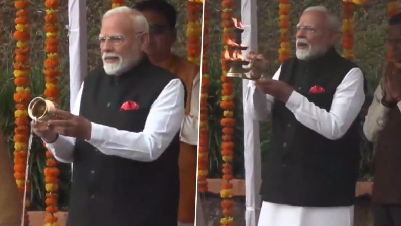PM Modi Mauritius Visit: मॉरीशस दौरे पर पीएम मोदी, पोर्ट लुईस में प्रयागराज से लाए गंगाजल को गंगा तालाब में डाला, तट पर आरती भी की; देखें VIDEO