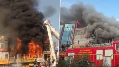 Jaipur Fire Video: जयपुर के हरमद में रबर गोदाम में लगी सुबह-सुबह भीषण आग, काबू पाने की कोशिश में जुटी दमकल की टीम