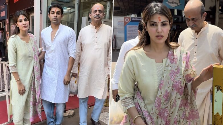 Rhea Chakraborty Visits Siddhivinayak Temple सुशांत सिंह राजपूत केस में CBI से क्लीन चिट मिलने के बाद रिया चक्रवर्ती पहुंची सिद्धिविनायक मंदिर, लिया बप्पा का आशिर्वाद (View Pics)