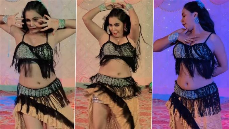 Trisha Kar Madhu ने भोजपुरी गाने 'कमर दबादी' में दिए सेक्सी एक्सप्रेशन, एक्ट्रेस की हॉटनेस ने बढ़ाया तापमान (Watch Video)