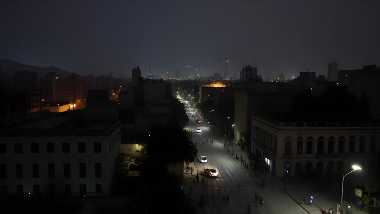क्यूबा में ब्लैकआउट से हाहाकार, लाखों लोग बिना बिजली के परेशान, ग्रिड फेल होने से अंधेरे में पूरा देश