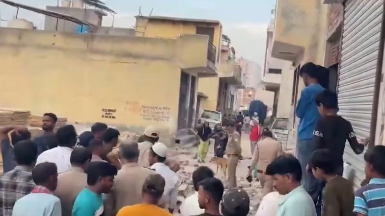 UP: गाजियाबाद में निर्माणाधीन इमारत की दीवार गिरी, मासूम बच्चे की मौत, मां गंभीर रूप से घायल; Video