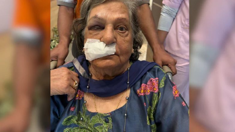 एयर इंडिया की लापरवाही, 82 वर्षीय बुजुर्ग महिला को नहीं मिली व्हीलचेयर, एयरपोर्ट पर गिरने के बाद ICU में भर्ती