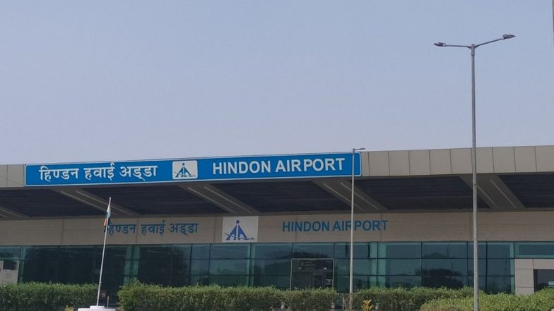 Airport Monopoly Controversy: हिंडन एयरपोर्ट से कमर्शियल उड़ानें शुरू करने पर विवाद, दिल्ली हाईकोर्ट पहुंचा DIAL; सरकार और AAI को नोटिस जारी