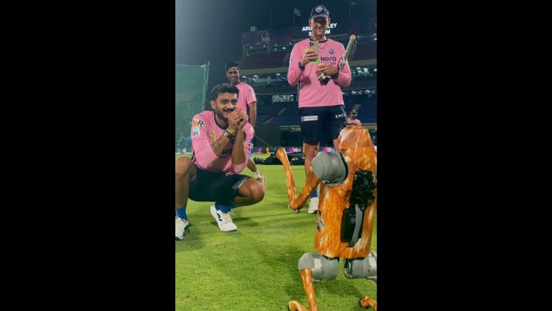 LSG vs DC IPL 2025: अक्षर पटेल ने आईपीएल रोबोट डॉग ‘चंपक’ के साथ की मजेदार बातचीत, पूछा- ‘गुजराती समझता है?’, देखें वीडियो