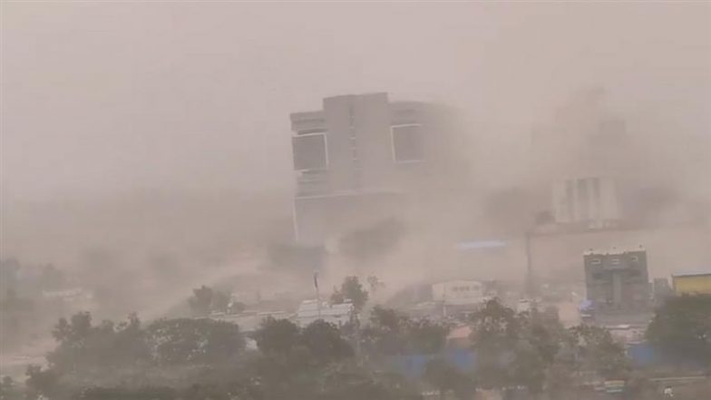 Mumbai Weather Update: आईएमडी ने जारी की मुंबई में बारिश और आंधी की चेतावनी, शहर और उपनगरों में भारी वर्षा के साथ तेज़ हवाएं चलने की संभावना