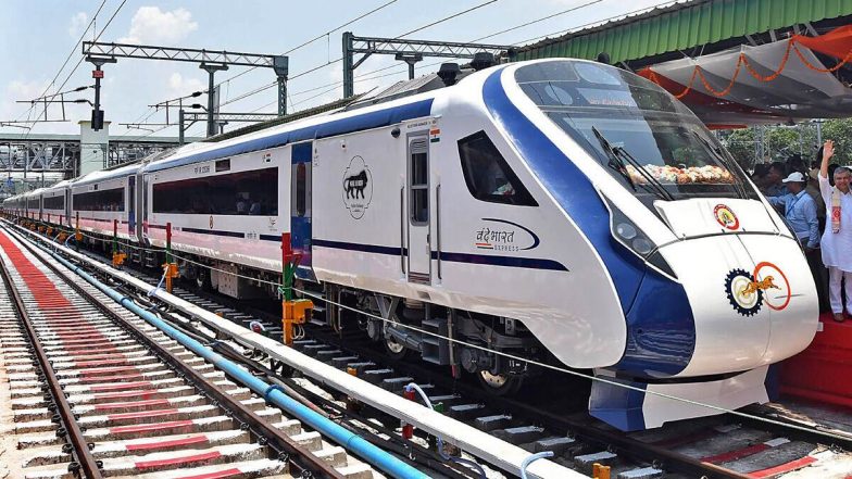 Vande Bharat Express Breakfast Controversy: वंदे भारत एक्सप्रेस के नाश्ते में निकला मरा कीड़ा, आम आदमी पार्टी ने रेल मंत्री अश्विनी वैष्णव पर साधा निशाना; VIDEO