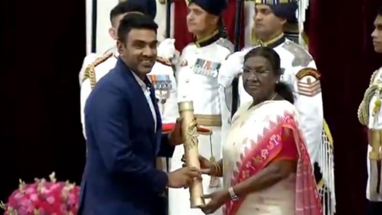 रवि अश्विन को खेल के क्षेत्र में उनके योगदान के लिए राष्ट्रपति द्रौपदी मुर्मू से प्रतिष्ठित पद्म श्री पुरस्कार मिला, देखें वीडियो