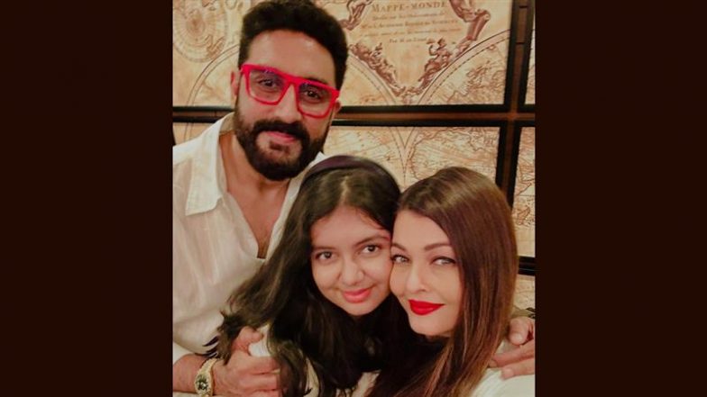 Aishwarya-Abhishek Wedding Anniversary: शादी की 18वीं सालगिरह पर ऐश्वर्या राय बच्चन ने अभिषेक बच्चन के साथ शेयर की खास फैमिली फोटो, आराध्या ने जीता दिल (View Pic)