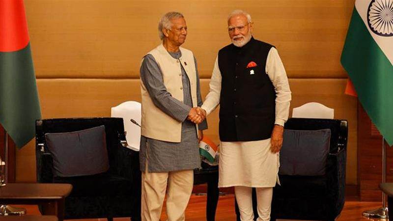  तनावपूर्ण संबंधों के बीच पीएम मोदी और मोहम्मद यूनुस की मुलाकात