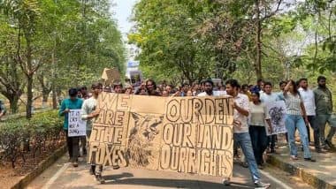 Hyderabad University Controversy: छात्रों ने अनिश्चितकालीन प्रदर्शन, कक्षाओं के बहिष्कार का ऐलान किया Hyderabad University Controversy: छात्रों ने अनिश्चितकालीन प्रदर्शन, कक्षाओं के बहिष्कार का ऐलान किया