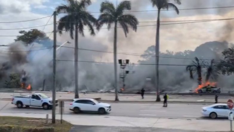Plane Crash in Florida: अमेरिका के फ्लोरिडा में बड़ा हादसा! बोका रैटन में क्रैश हुआ छोटा प्लेन, दो लोगों की मौत (Watch Video)