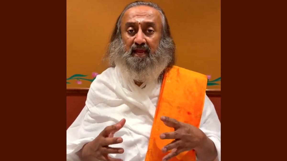 'आतंकवाद के खिलाफ विश्व एकजुट हो', श्री श्री रवि शंकर की अपील