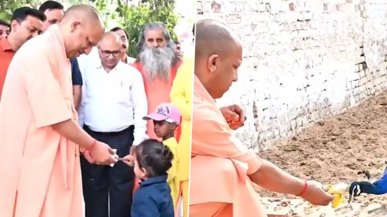 Yogi Adityanath Interacts With Children: सीएम योगी आदित्यनाथ ने गोरखनाथ मंदिर में बच्चों से बातचीत की और मोरों को खिलाया दाना, देखें वीडियो