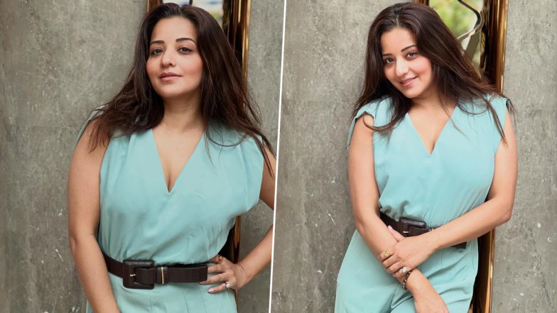 Monalisa ने डीप नेक आउटफिट में बढ़ाया इंटरनेट का तापमान, फैंस बोले- 'खूबसूरती की मिसाल' (View Pics)